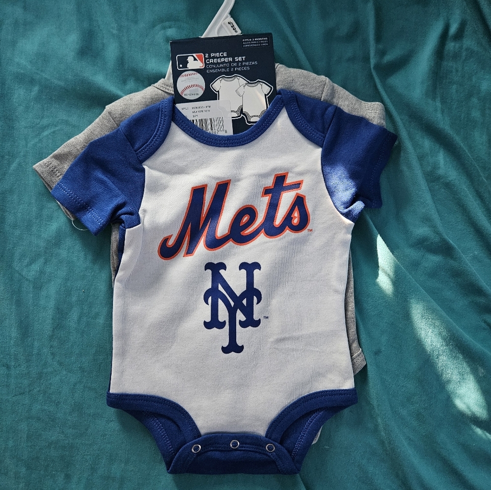 2 piece Mets onesies size 0-3 months